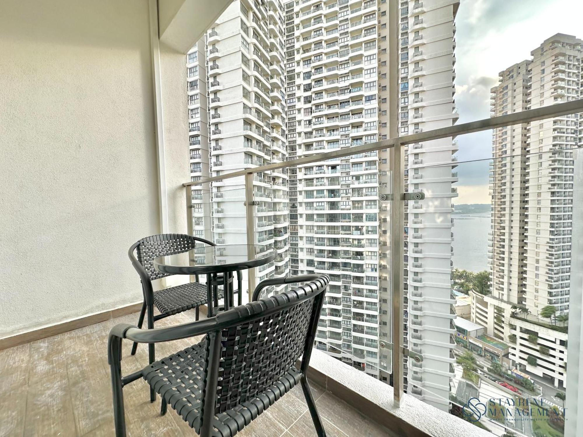 Apartemen Country Garden Danga Bay Sunset View By Stayrene