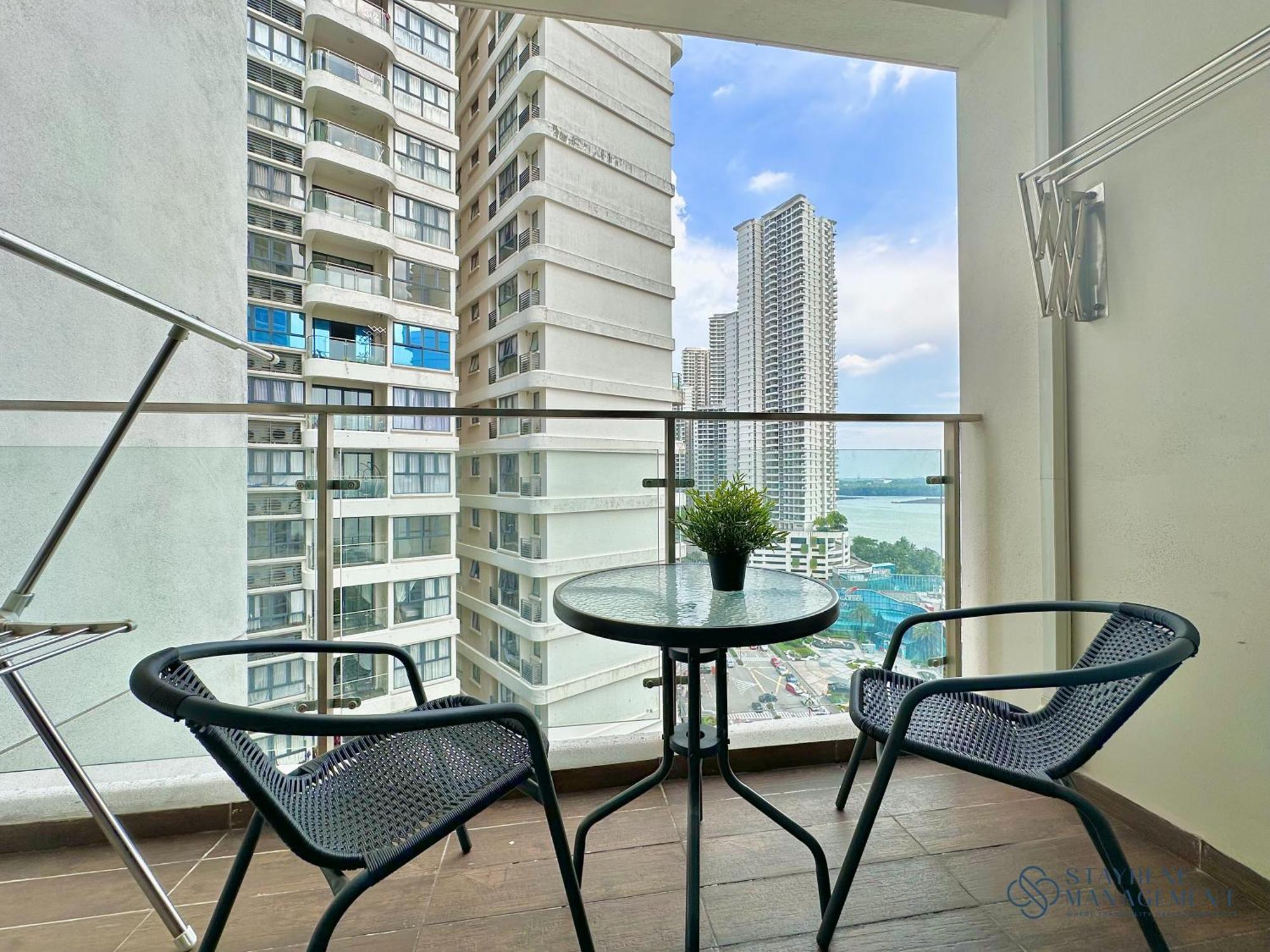 Apartemen Country Garden Danga Bay Sunset View By Stayrene