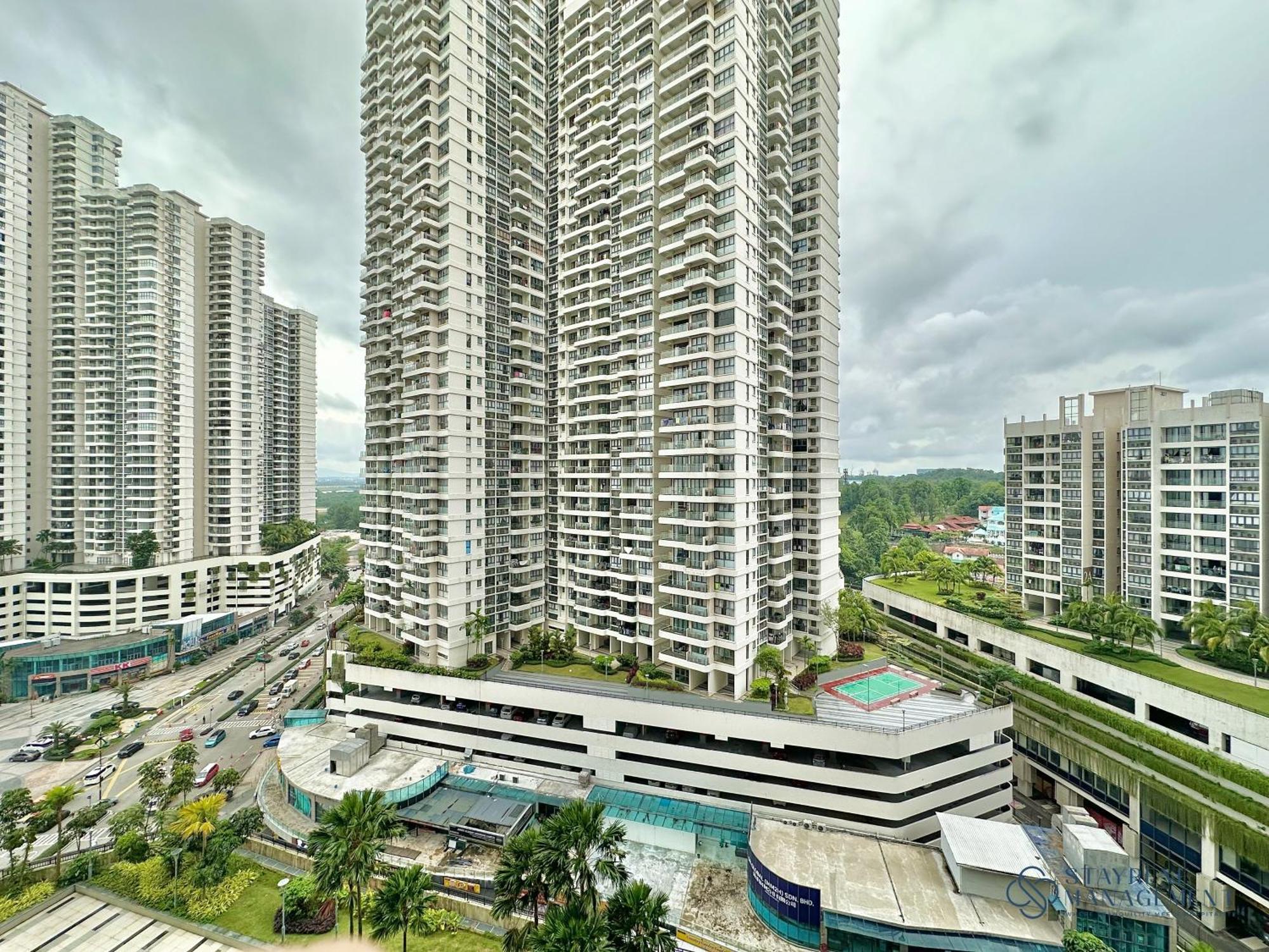 Apartemen Country Garden Danga Bay Sunset View By Stayrene *